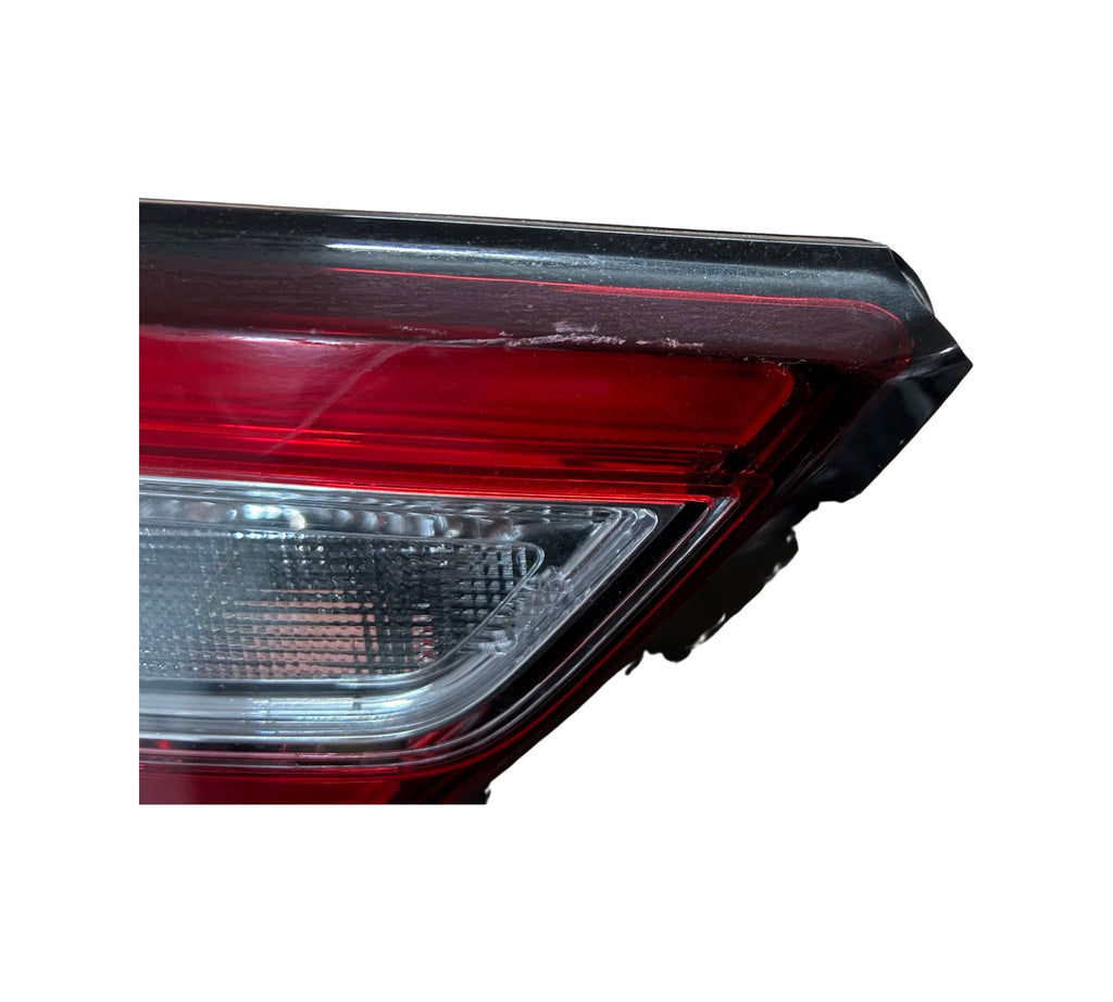 INFINITI QX60 (2016-2021) OEM Driver Side Inner Left Tail Light (Cracked)