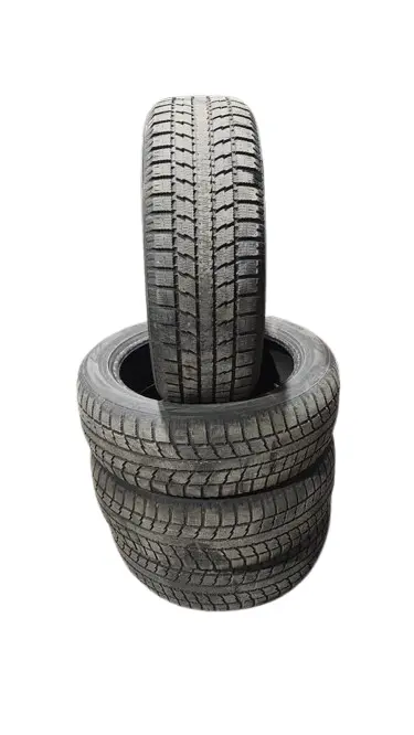 4 Pneus d'hiver Toyo Observe 235/55/20 INFINITI