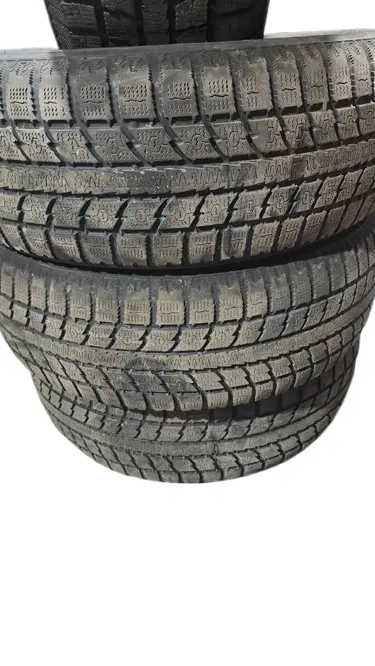 4 Pneus d'hiver Toyo Observe 235/55/20 INFINITI