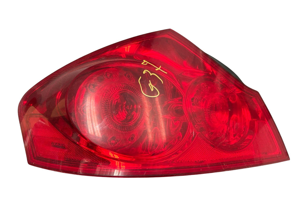 INFINITI G37 (09-13) OEM OUTER DRIVER SIDE TAIL LIGHT
