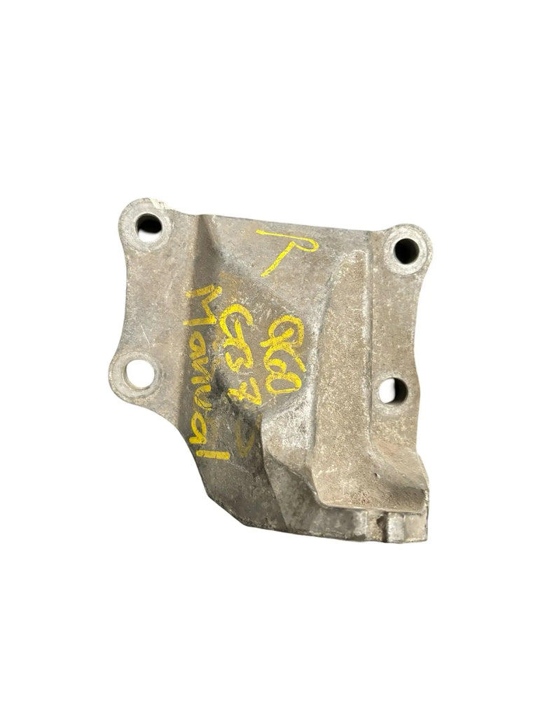 Infiniti EX35 (2008-2012)| EX37 (2013) FX50 (2009-2013)| G37 (2008-2013)| M37 (2011-2013) Engine Mount Bracket Right Side (RWD) (11232-1PMOA)