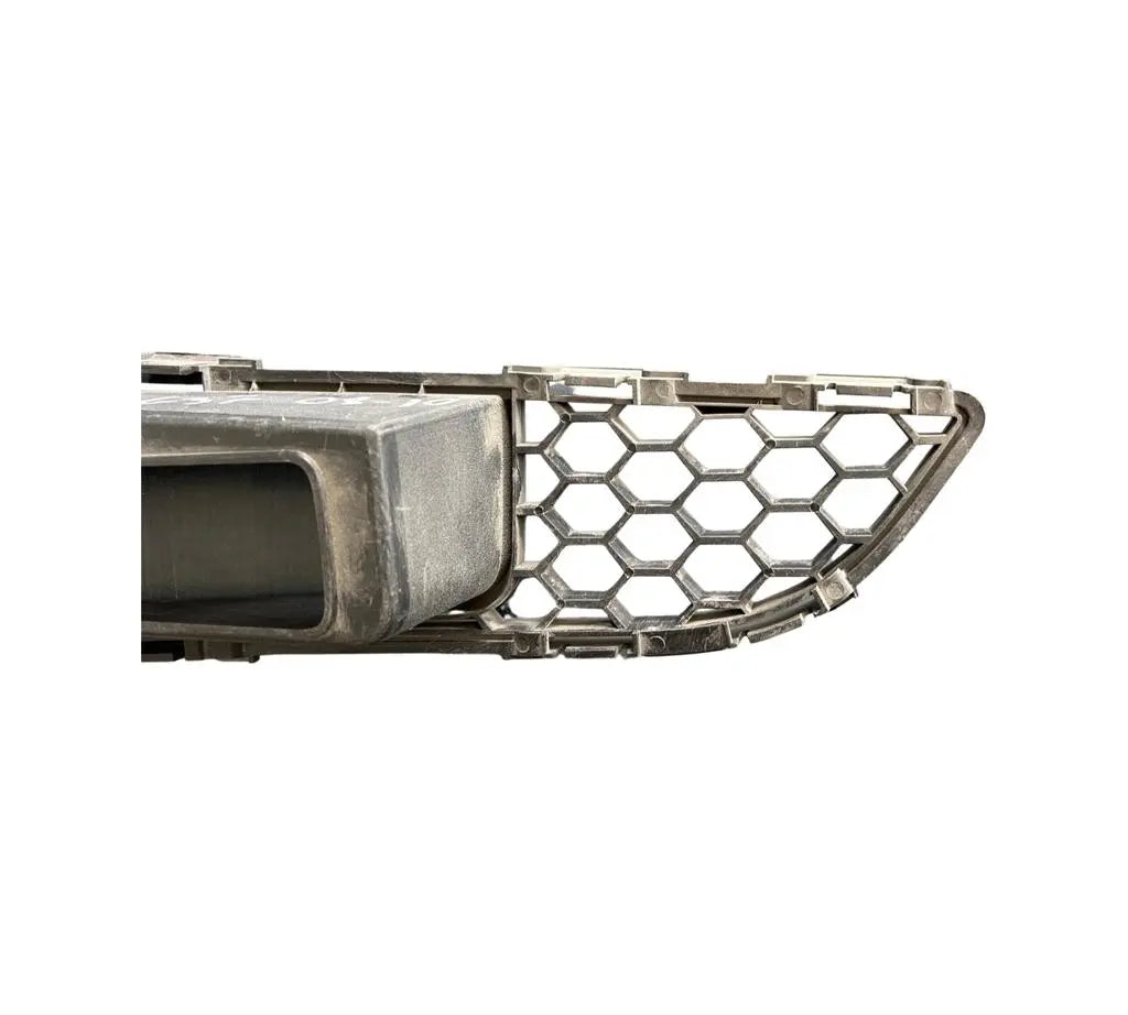 Infiniti G37 (2008-2011) Front Bumper Grille (62257-JL01A) INFINITI