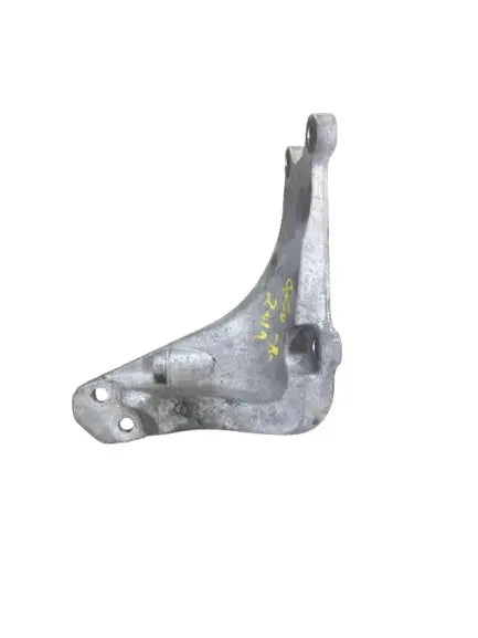 Infiniti Q50 (2016-2022)/Q60 (2017-2020) Engine Mount Bracket right side Z5R INFINITI