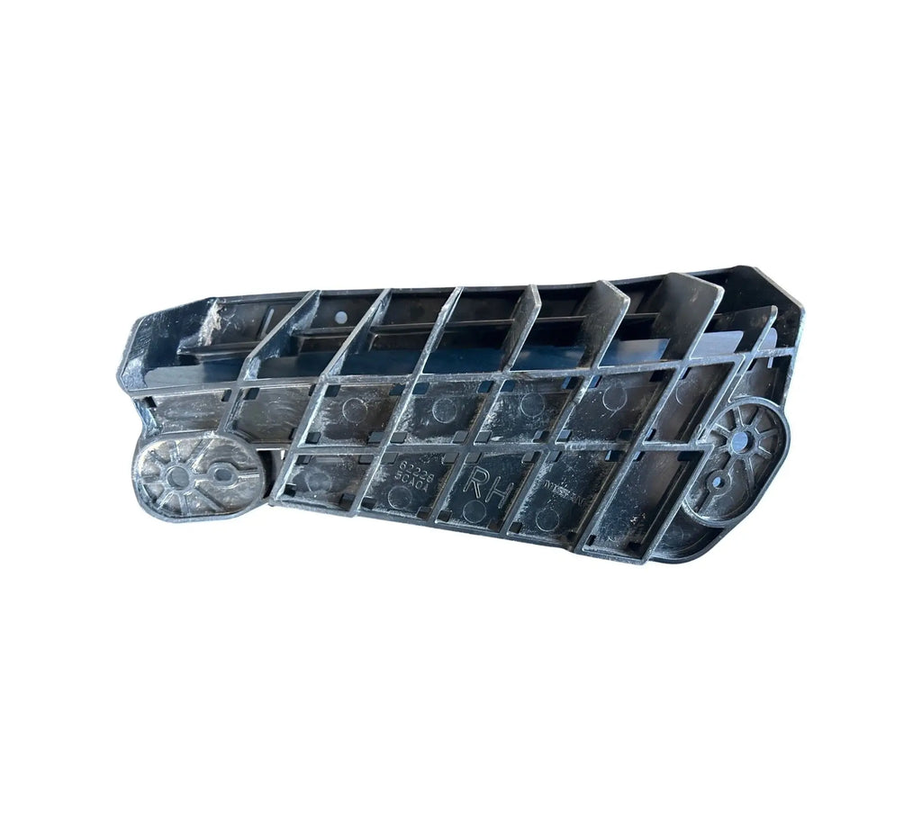 Infiniti Q60 (17-22) Upper Retainer 62228-5CA0A INFINITI