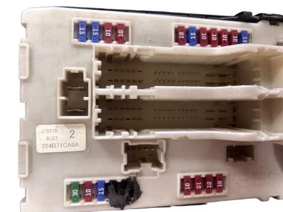 INFINITI FX50 FX35 2009 2011  IPDM FUSE BOX BODY CONTROL MODULE BCM 284B7 1CA0A