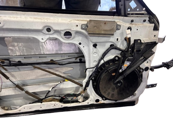 Infiniti G37 / Q60  (2009-2015) Convertible Porte avant gauche (White)